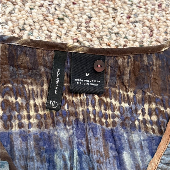 New Directions Blue and Brown Ruffle V Neck Blouse with Elastic Waist. Medium - Picture 7 of 12